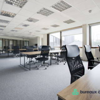 Bureau privé 48 m² 12 postes Location bureau Rue Royale Saint-Cloud 92210 - photo 3